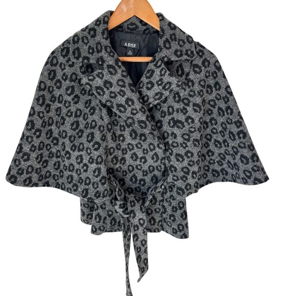 A. BYER Cape Jacket Womens Medium Gray Leopard Print Belted Soft and Cozy - Picture 1 of 12